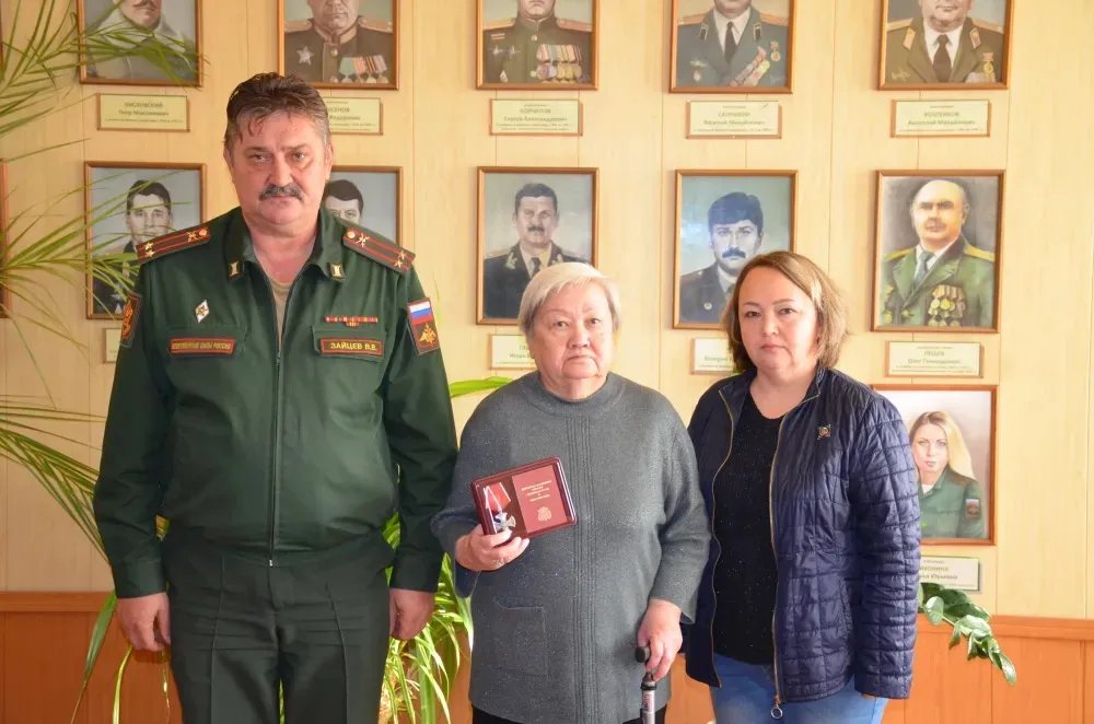Во Мценске передали награды родственникам 11 погибших участников СВО